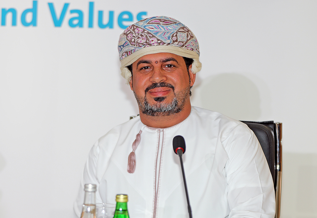 - سيف المعمري بالأصالة عن نفسه وبالنيابة عن زينب الغريبي: التربية في دول الخليج العربية وتأثيرها في تشكيل هوية خليجية مشتركة